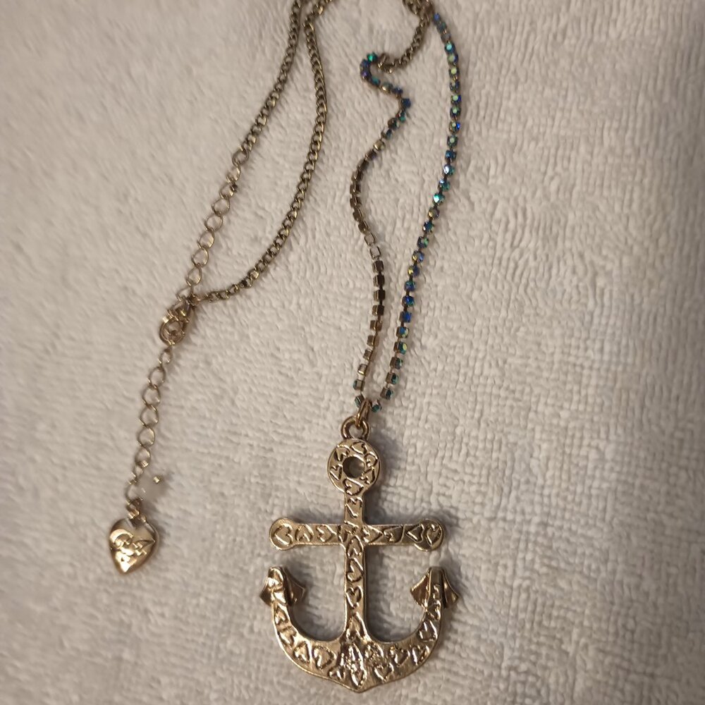 Betsy Johnson Blue Goldtone jeweled Anchor necklace. - Picture 3 of 4